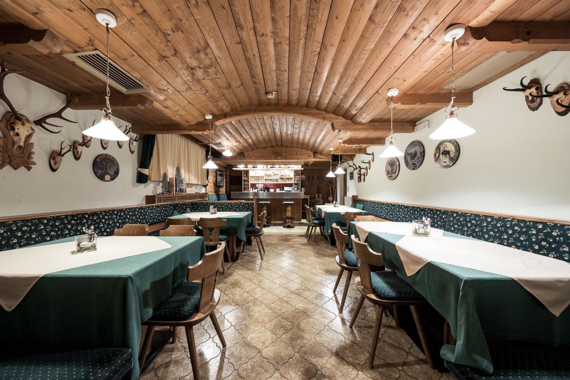 Hotel Alpenhof 3*
