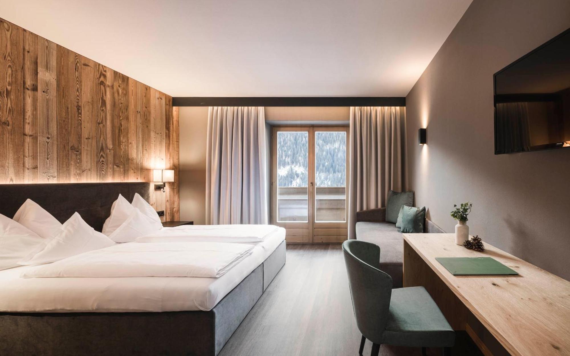 Alpenhof Hotel 3*